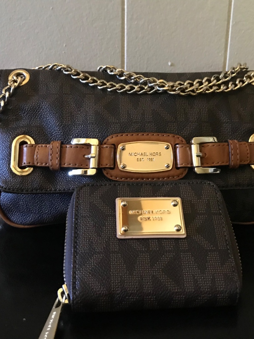 Michael Kors clutch and wallet set - Picture 2 of 10